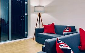 Apartment In Colindale