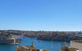 Tritoni Valletta Harbour House - The Harbour Seaviews