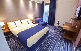 Holiday Inn Express Rome East 4*