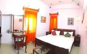 Hotel Bharat Vilas