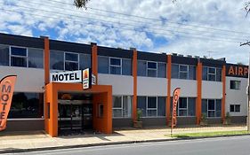 Adelaide Airport Motel  3* Australia