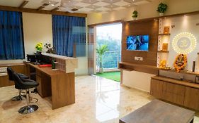 Hotel Lee Grand Anand 3* India