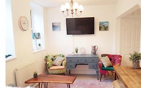 St Ives Self Catering Apartment Private Parking Near Beaches