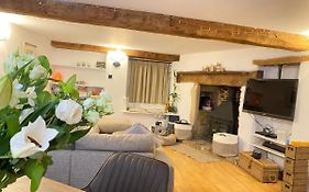 The Thatched Cottage - Dogs Welcome - New Romantic Cotswold Getaway - Nr Bath