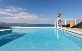 Villa Paradise In Naxos  3*