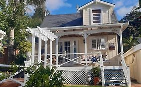 Harbour View Cottage Auckland 5* New Zealand