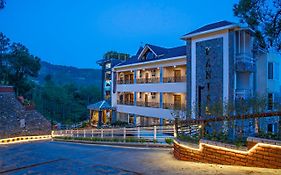 Kanishka Retreat Resort Chail  4* India