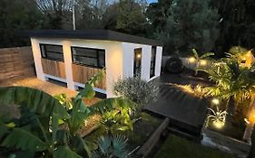 River Guest House With Jacuzzi Fire And Boat Hire