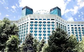 Rahat Palace Hotel Almaty 5*