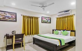 Itsy By Treebo - Royal Galaxy Kukatpally Hotel Hyderabad India