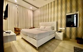 Hotel Hollywood - Family Hotel Zirakpur 3* India