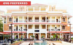 Collection O Hotel Rajwada Near The Pavillion