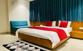 Hotel Prime Gandhinagar 3*