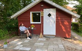 Lille 2-personers hytte på Rinkenæshus Camping
