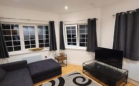 Luxury 2 Bed Apartment In The Centre Of Rochester