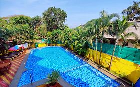 Ashvem Beach Inn North Goa  3*