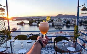 Hotel Casa By The Lake Udaipur 3*