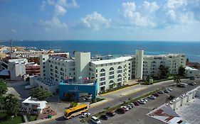 Aquamarina Beach Resort Cancun Mexico