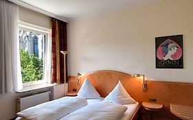 Hotel St Paul Munich 3*