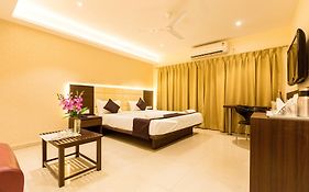Check In Check Out Hotel Kolkata 3*