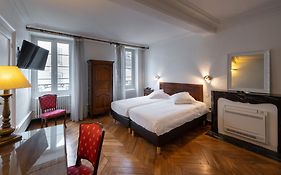 Hotel Des Remparts In Beaune France 3*