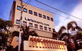 Hotel Syariah Larismanis  2*