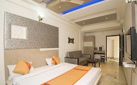 Hotel Panna Paradise Agra 3*