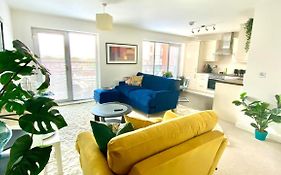 Chester City Centre Waterfront Apartment