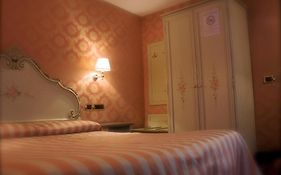 Lux Hotel 3*