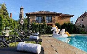 Villa Aruba & Private Spa Suites