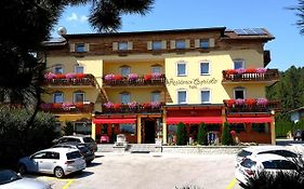 Residence Capriolo  3*