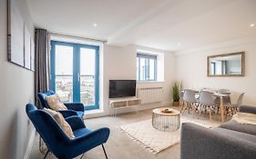 Elegant Fresh Spacious Two Bed Apartment - Juliet Balcony - Sea, Marina, Harbour Views, English Riviera Clock Tower
