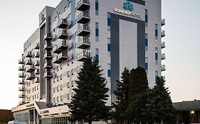 Pomeroy Hotel Fort Mcmurray 2*