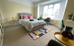 Bournemouth 3 Bedroom - Parking