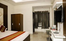 Hotel Centra Inn Delhi 3*