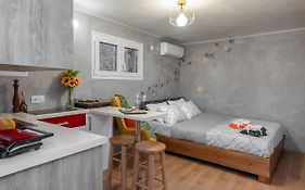 Cozy Tiny Apartment In The Heart Of Plaka