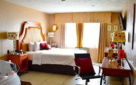 Quality Inn & Suites San Ysidro 3*
