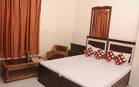 Hotel Surya Palace Chandigarh 2*