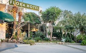 Flora Hotel  3*