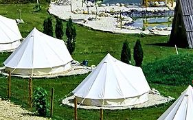 White Tent Mountain View In Camp Garden Park