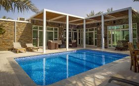 Dar 66 Pool Chalets With Jacuzzi