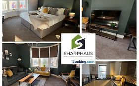 Spacious & Homely 3-Bed In The Heart Of The Lanes By Sharphaus Short Lets & Serviced Accommodation Management