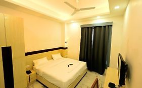 Hotel Prago Varanasi 3*