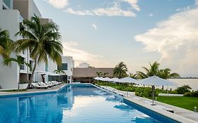 Camino Real Hotel Cancun 4*