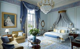 Shangri-la Hotel Paris