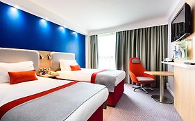 Holiday Inn Express Portsmouth 3*