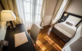 Victoria Hotel Letterario Triest 4* Italien
