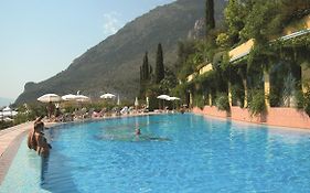 Hotel San Pietro Limone Sul Garda 4* Italien