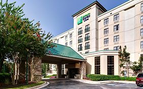 Holiday Inn Express & Suites Atlanta Buckhead 3*