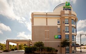 Holiday Inn Express & Suites San Antonio Rivercenter Area  3* United States